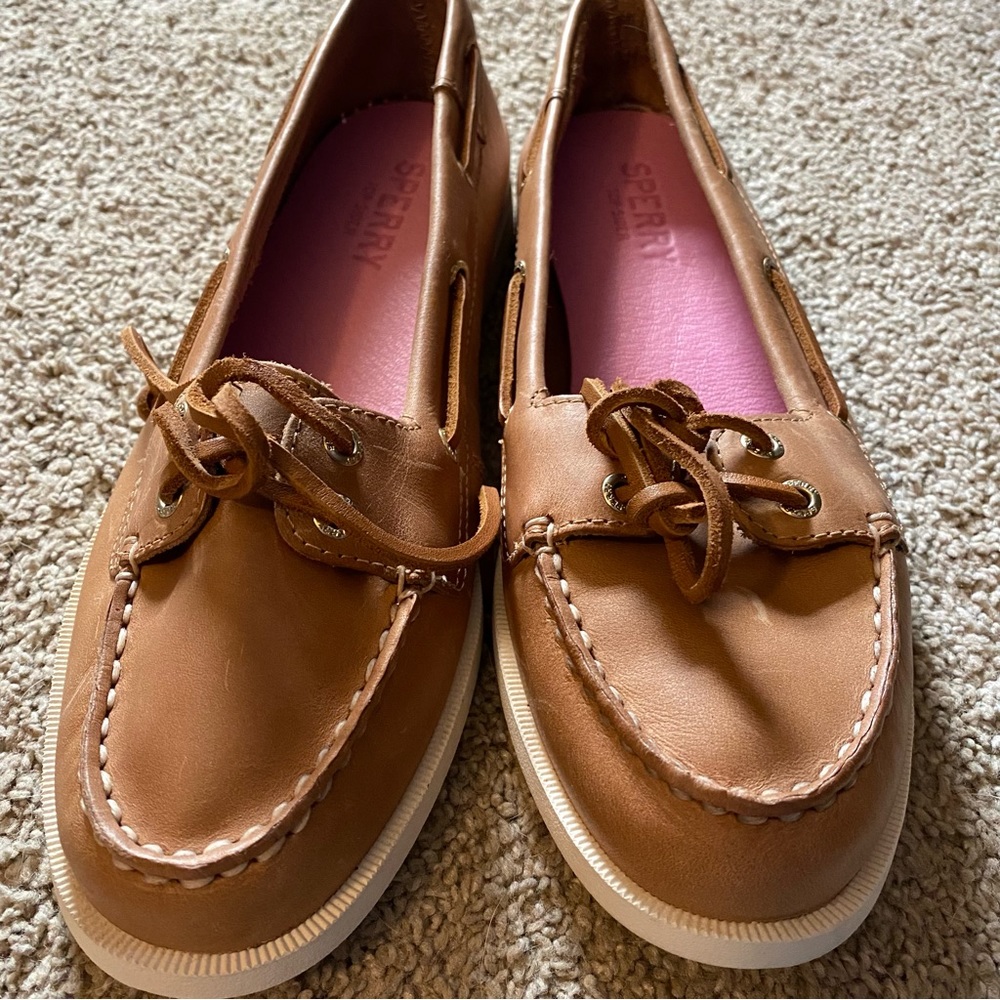 Sperry women’s size 10 NWOT